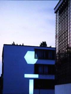 Mischa Kuball »Bauhaus-Block/Lotterie am Bauhaus Dessau« | Bauhaus-Block/Lichtbrücke