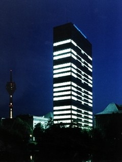 Mischa Kuball «Mega Sign No. 1 at the Mannesmann Office Tower»