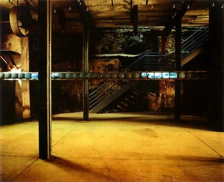 Gary Hill «Suspension of Disbelief (for Marine)» | Suspension of Disbelief (installation view)