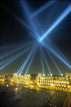 Rafael Lozano-Hemmer «Vectorial Elevation»