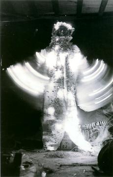 Atsuko Tanaka »Electric Dress« | »Electric Dress« in Aktion