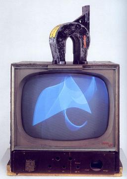 Nam June Paik »Magnet TV«