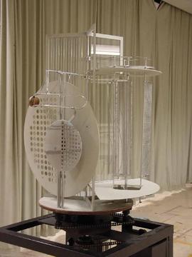 László Moholy-Nagy «Light-Space-Modulator» | Licht-Raum-Modulator