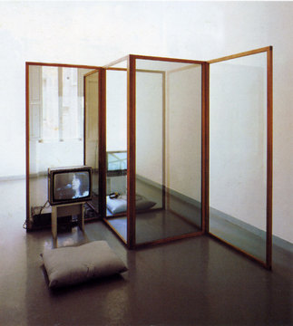 Dan Graham »Three Linked Cubes/Interior Design for Space Showing Videos« | »Three Linked Cubes« - Sammlung Onasch