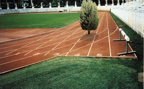 Alain Fleischer »Le jeu de la règle« | Piste d´athléthisme, Stade des Marbres, Rom