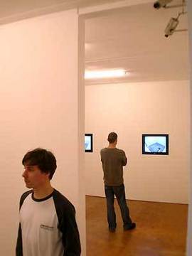 Dan Graham »Time Delay Room« | »Time Delay Room«