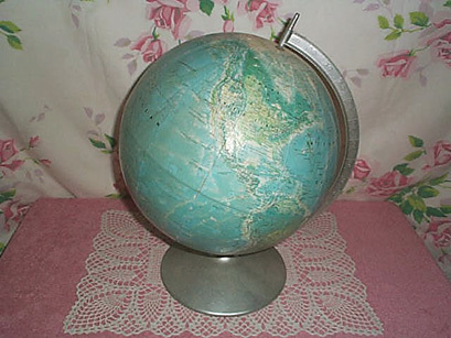 Viktoria Binschtok »Globen/Globes«