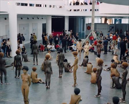 Vanessa Beecroft »VB 50«